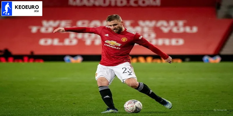 Hậu về Luke Shaw